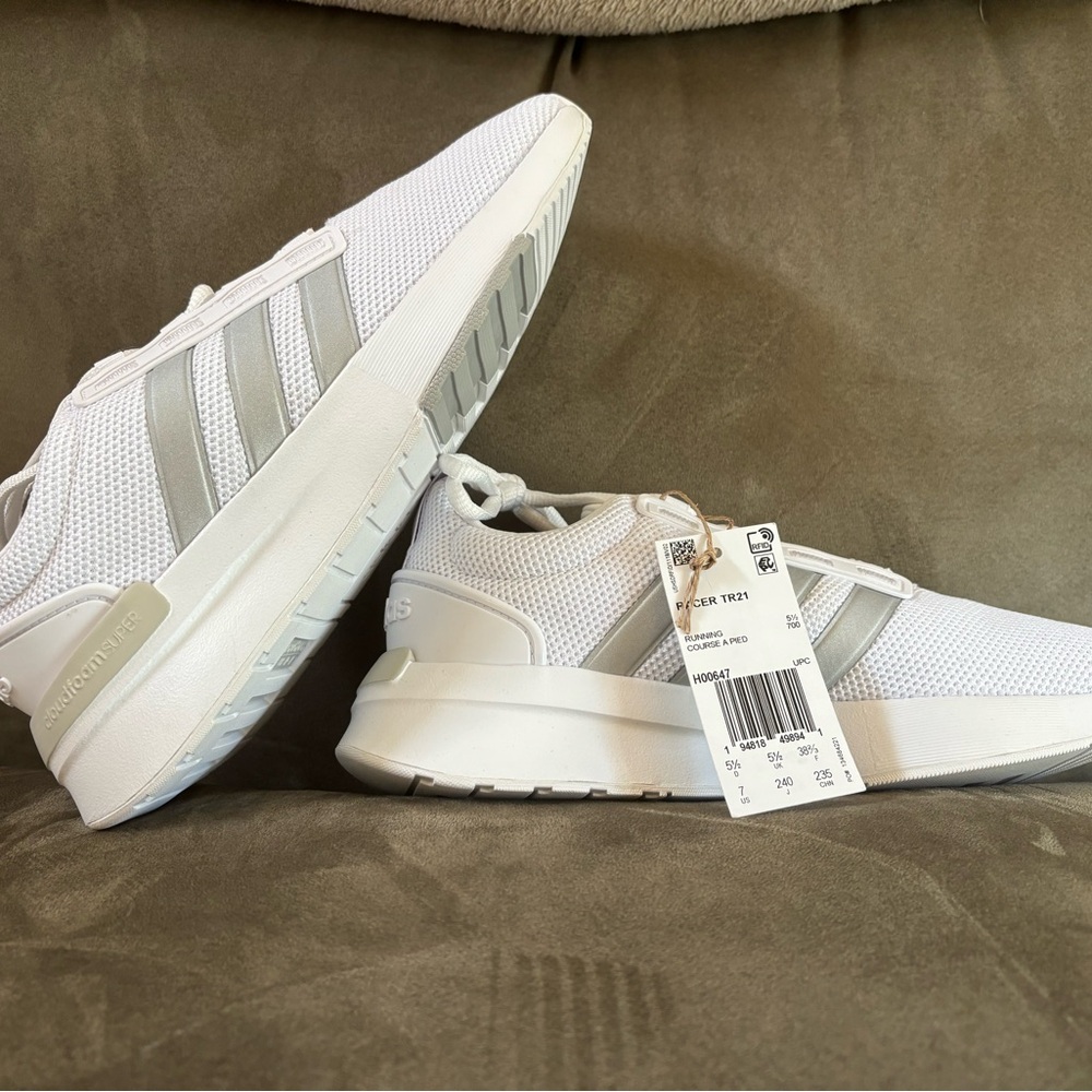 White with silver stripes. Adidas Racer TR21 running shoe. Women’s size 7. NWT.
